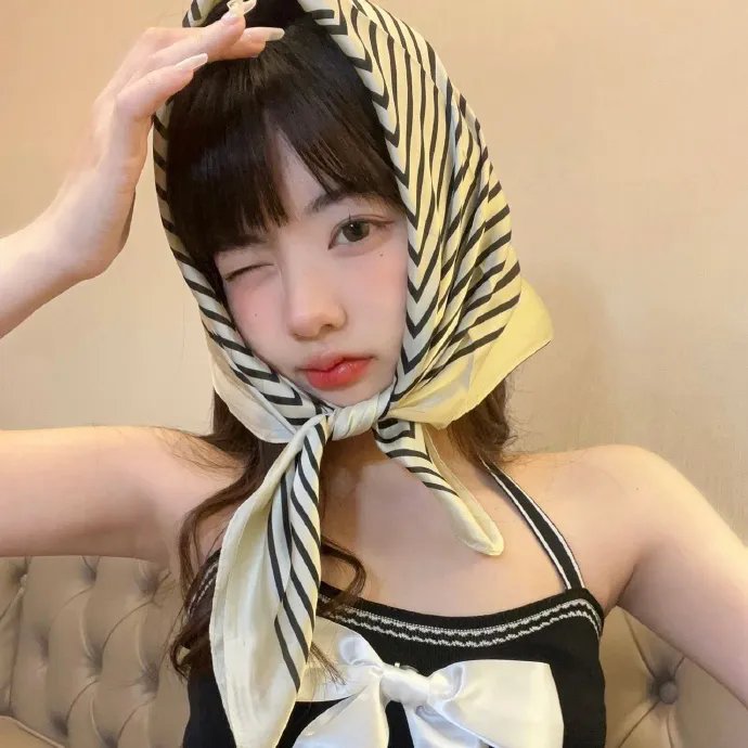 月亮中的亚马逊女人